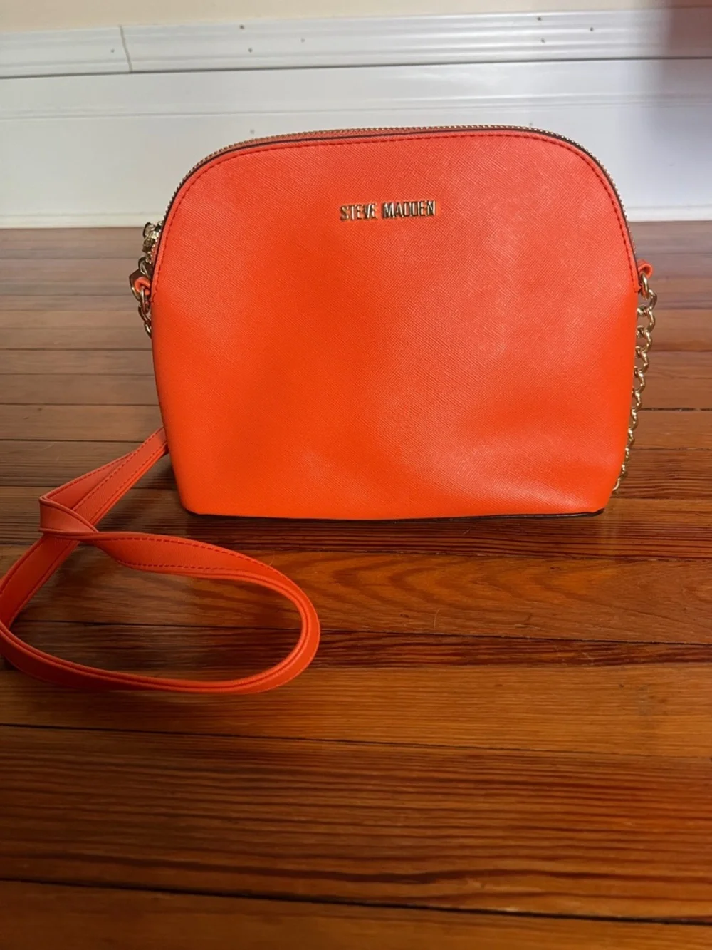 Steve Madden Orange Dome Crossbody Bag Gold Chain Hardware Chevron Lining